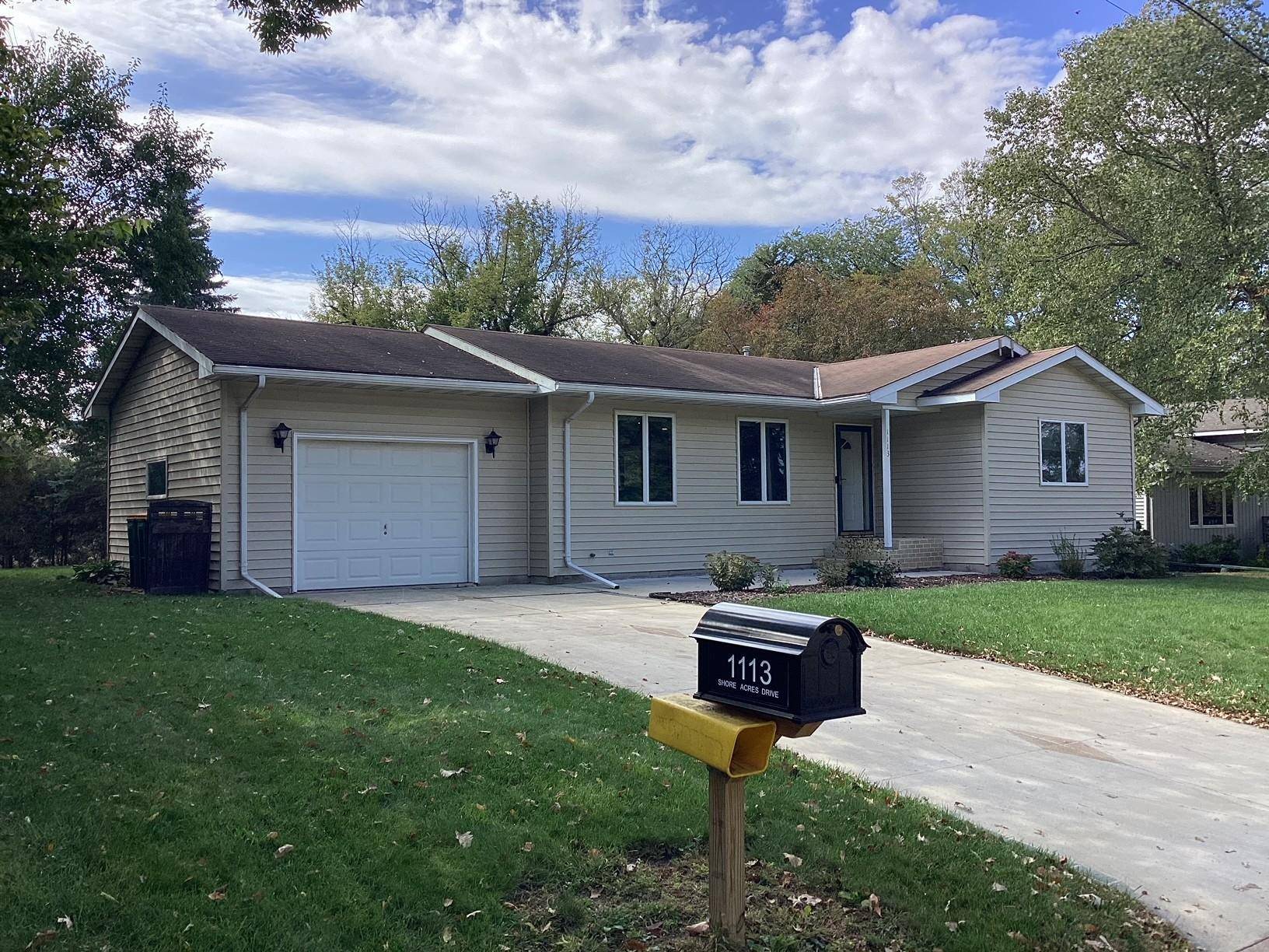 1113 Shore Acres DR, Albert Lea, MN 56007