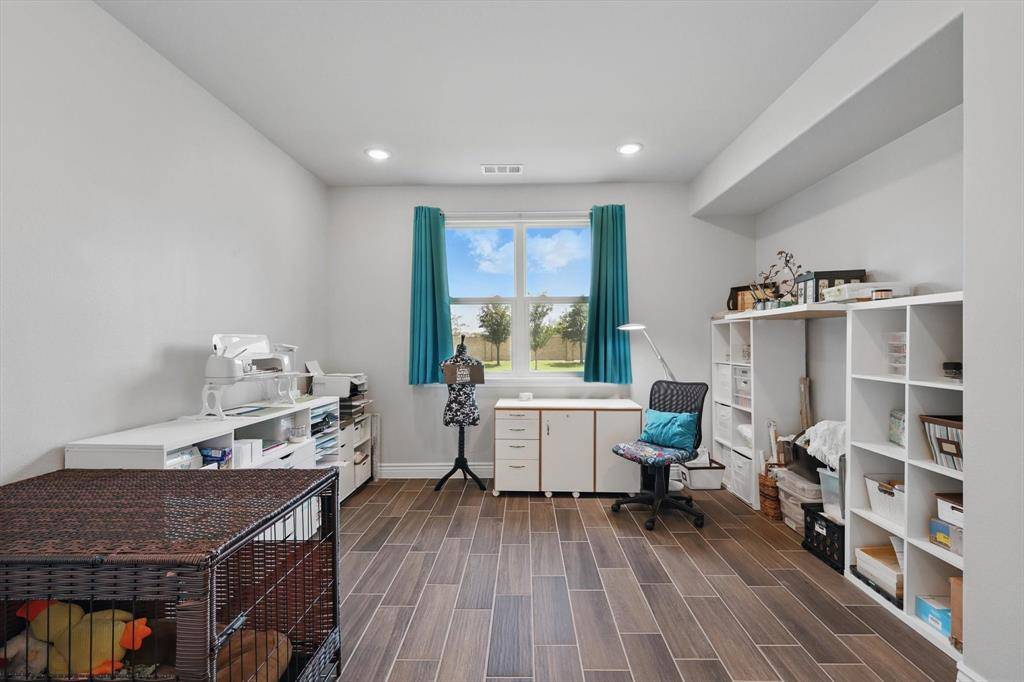 9809 Salford Way, Denton, TX 76207