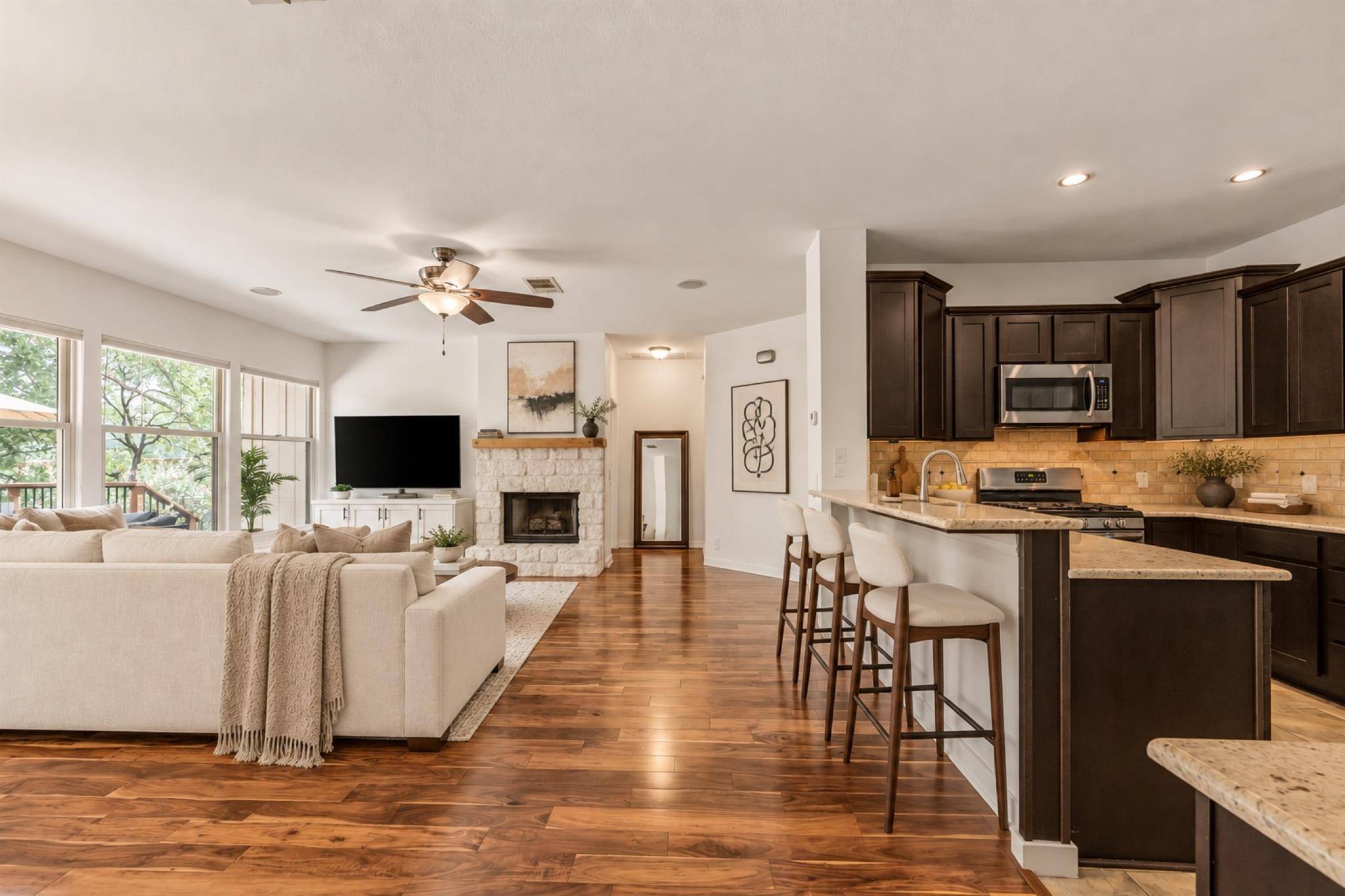 9131 Edwardson LN, Austin, TX 78749