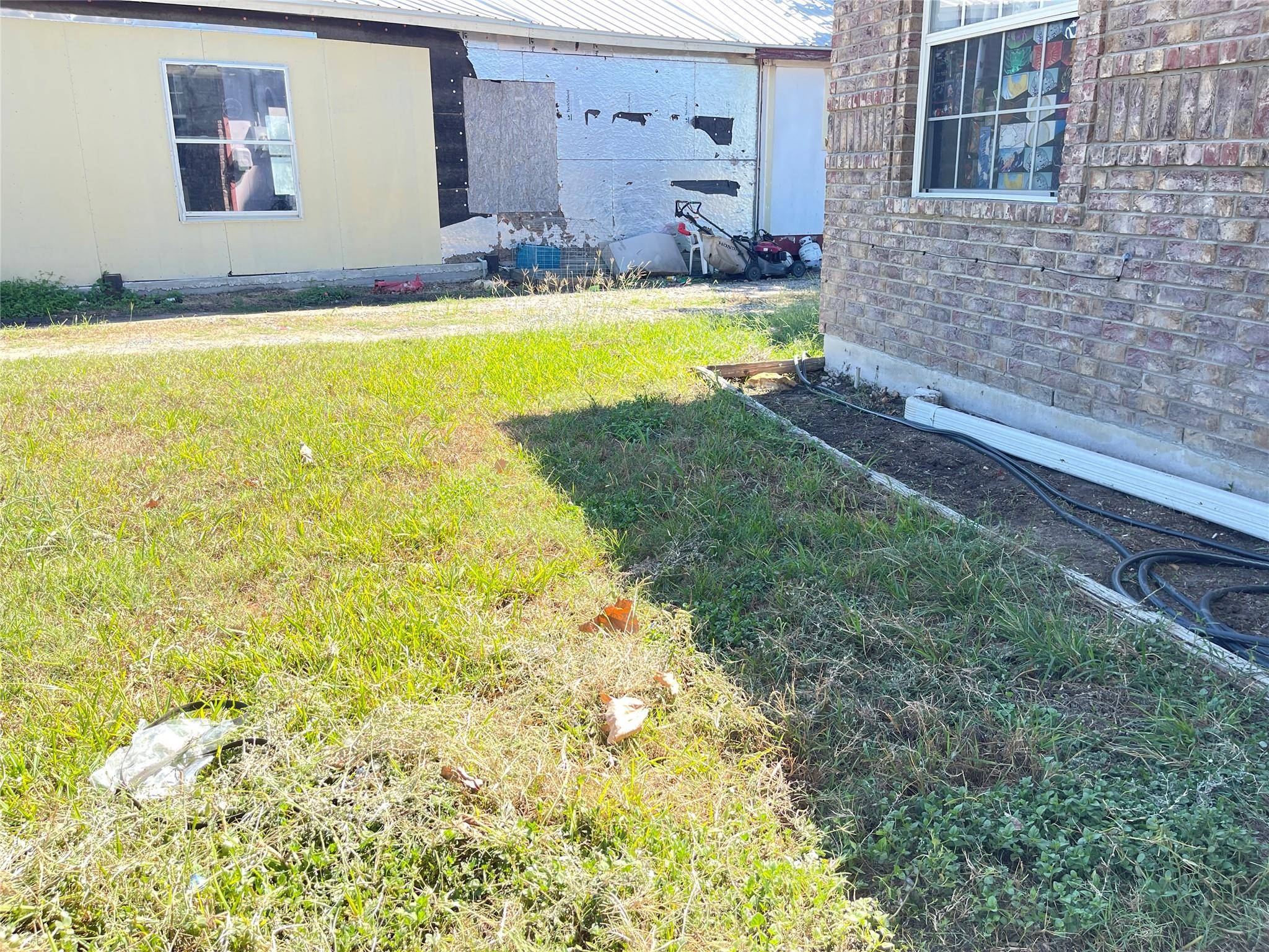 12212 Ballerstedt RD, Elgin, TX 78621
