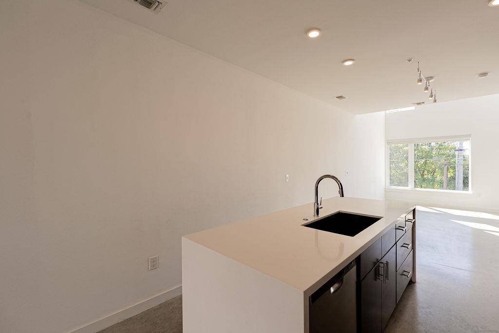 2002 E 7th ST #207, Austin, TX 78702