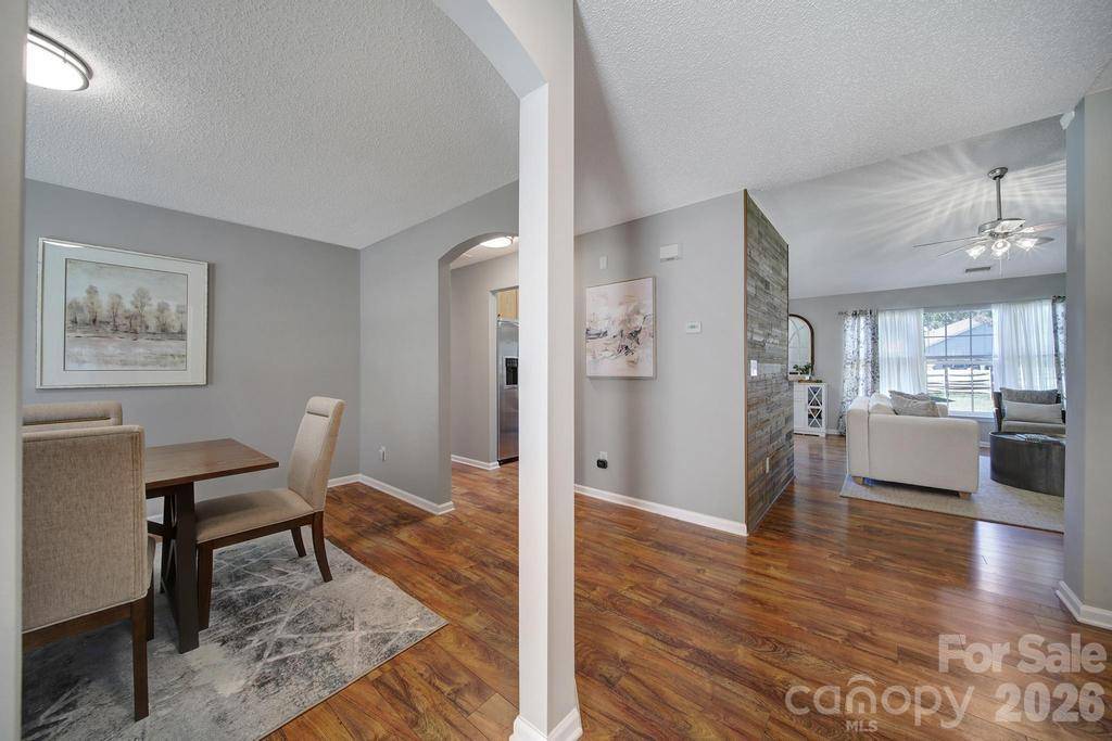 137 Bosburg DR, Mooresville, NC 28115