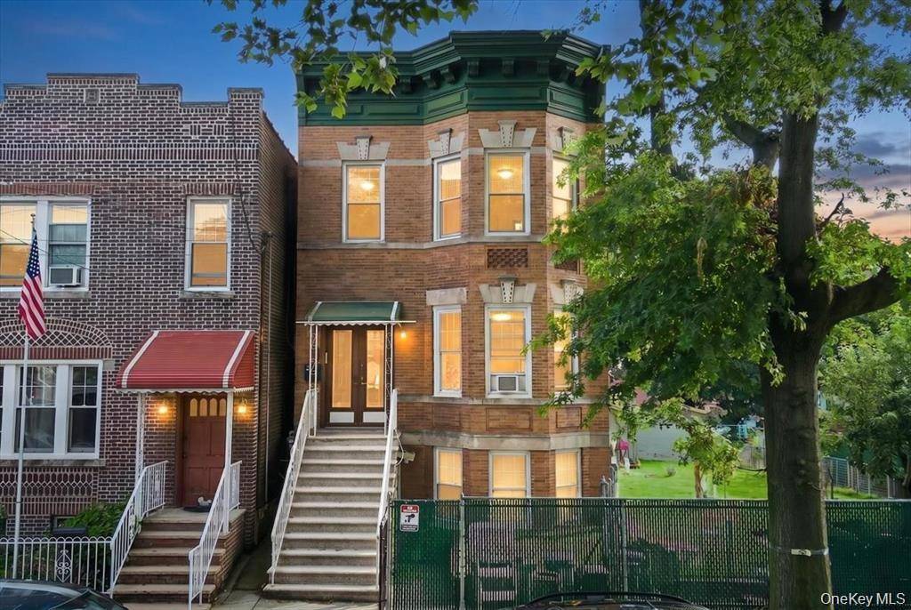 1543 Hollywood AVE #Apt 1, Bronx, NY 10461