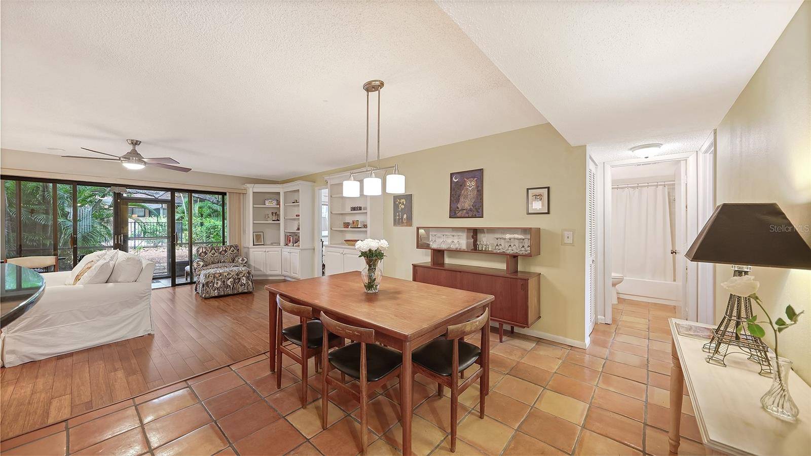 1708 GLENHOUSE DR #314, Sarasota, FL 34231