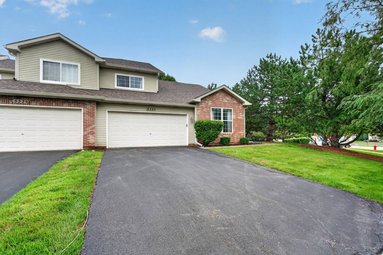533 Mallard LN #A, Sugar Grove, IL 60554