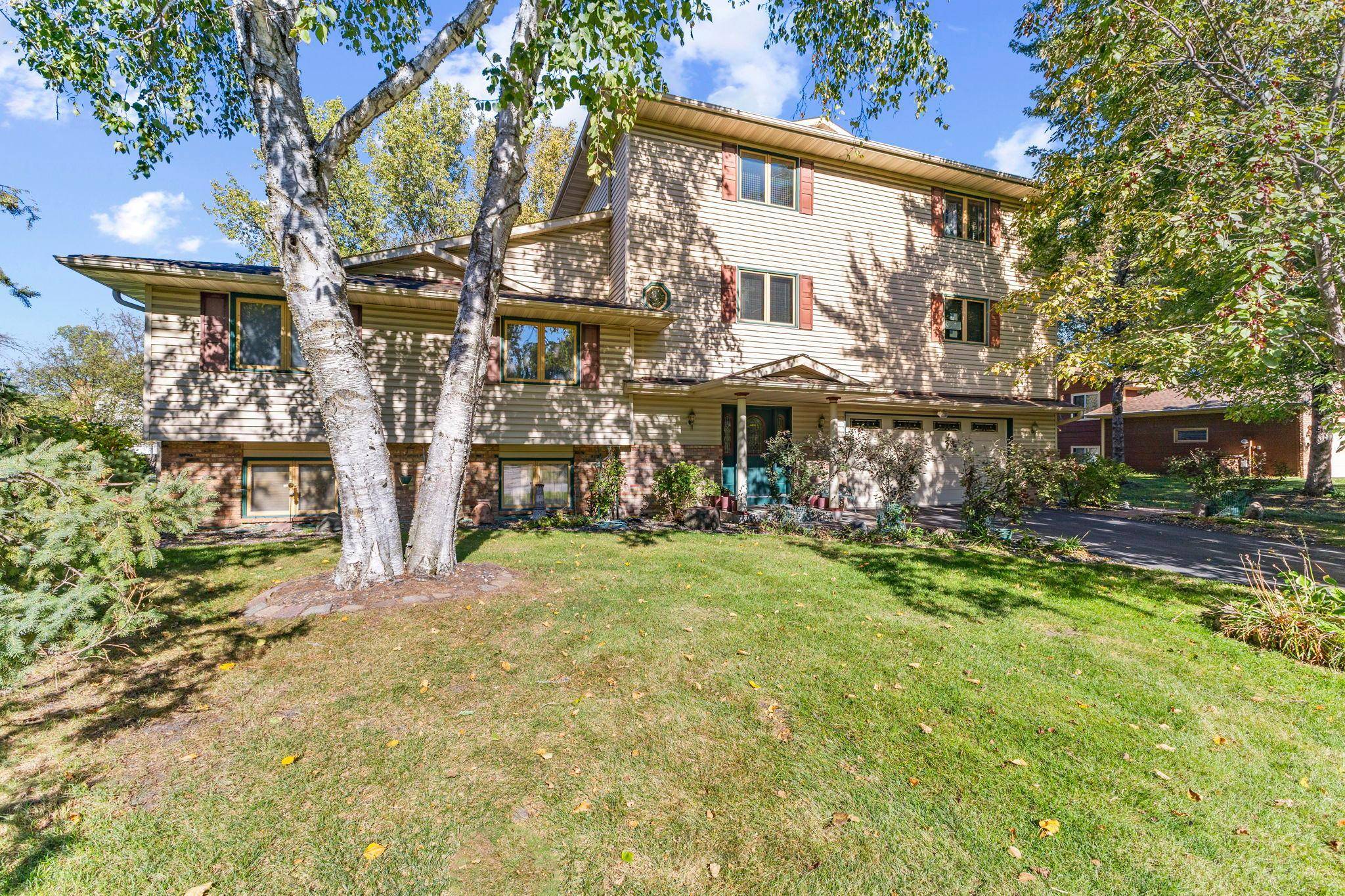 7708 82nd AVE N, Brooklyn Park, MN 55445