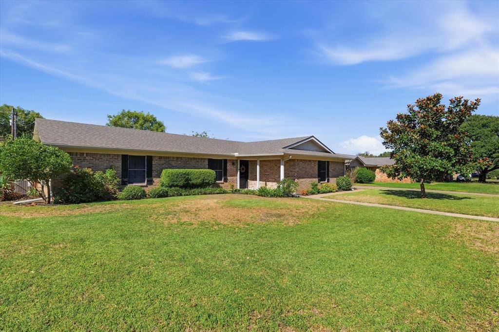 213 Travis Lane, Hewitt, TX 76643