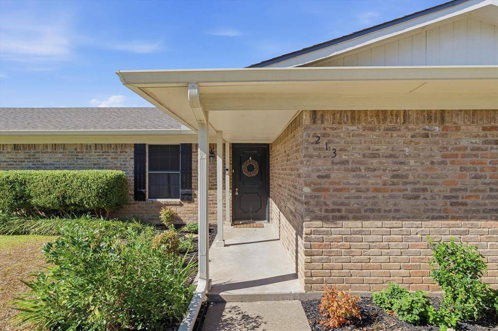 213 Travis Lane, Hewitt, TX 76643