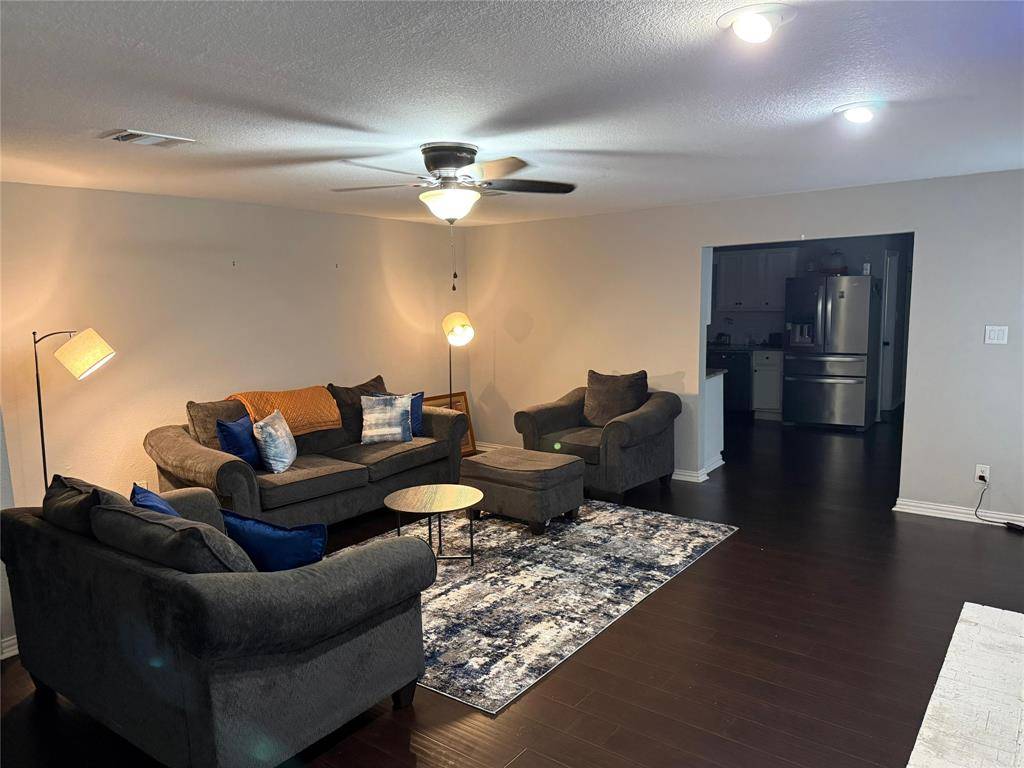 1415 W Red Bird Lane, Dallas, TX 75232