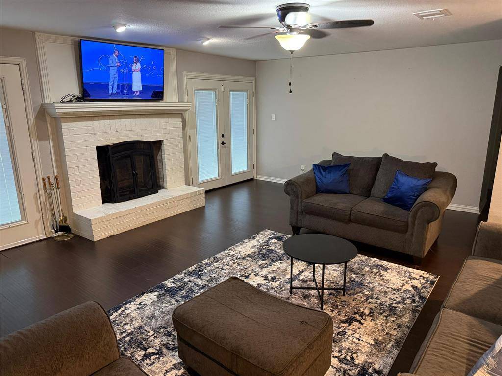 1415 W Red Bird Lane, Dallas, TX 75232