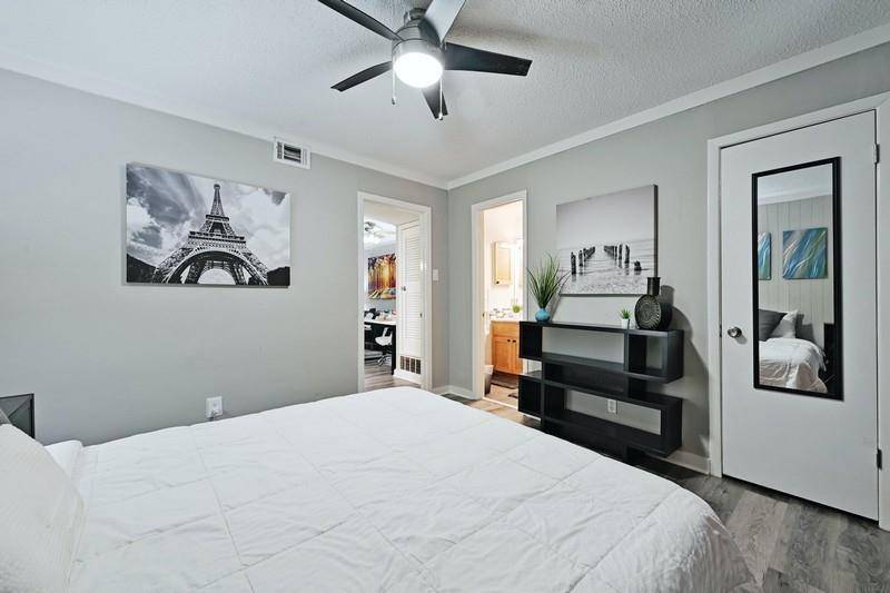711 Eberhart LN #113, Austin, TX 78745