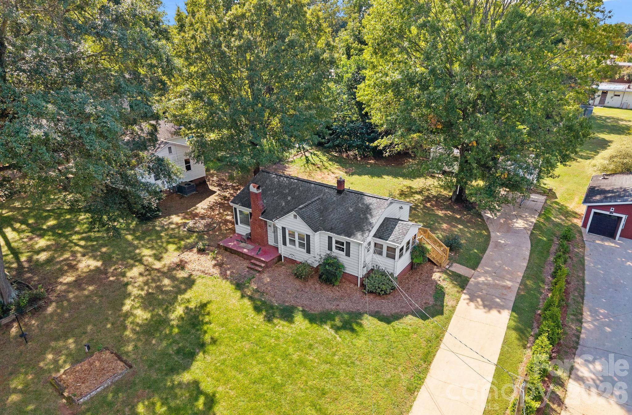 1127 Thompson AVE, Charlotte, NC 28216