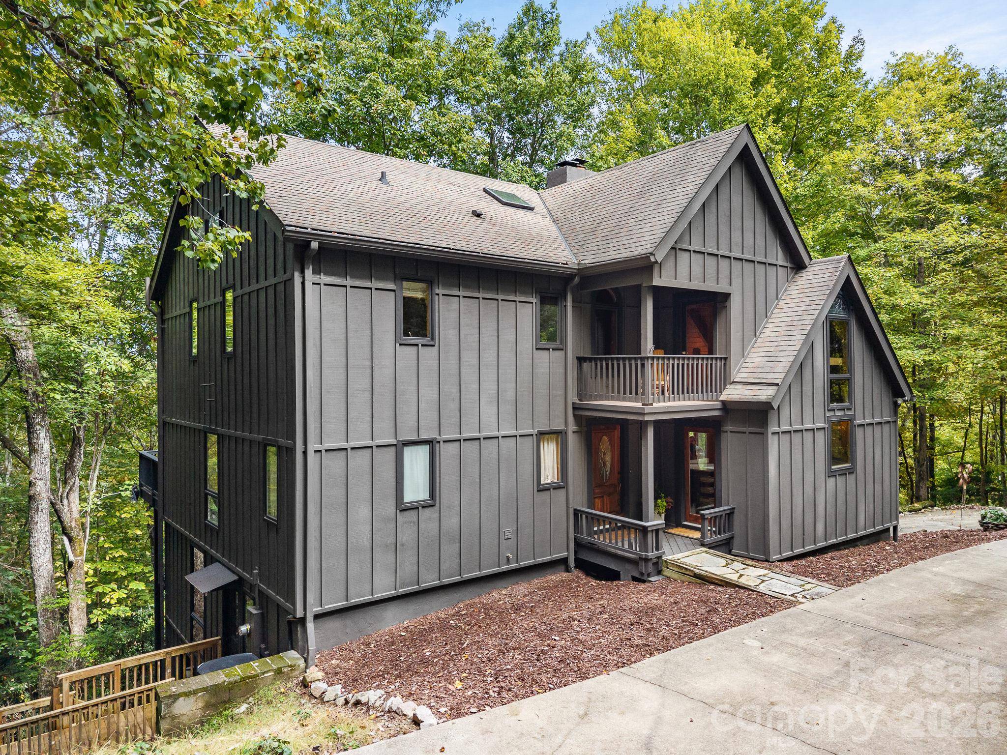 148 Tsisqua CIR, Brevard, NC 28712