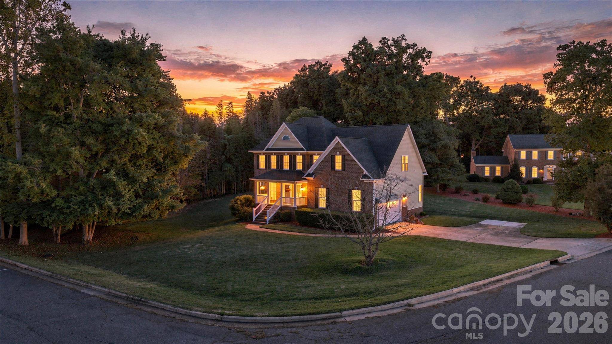 4858 Elmhurst DR NE, Hickory, NC 28601