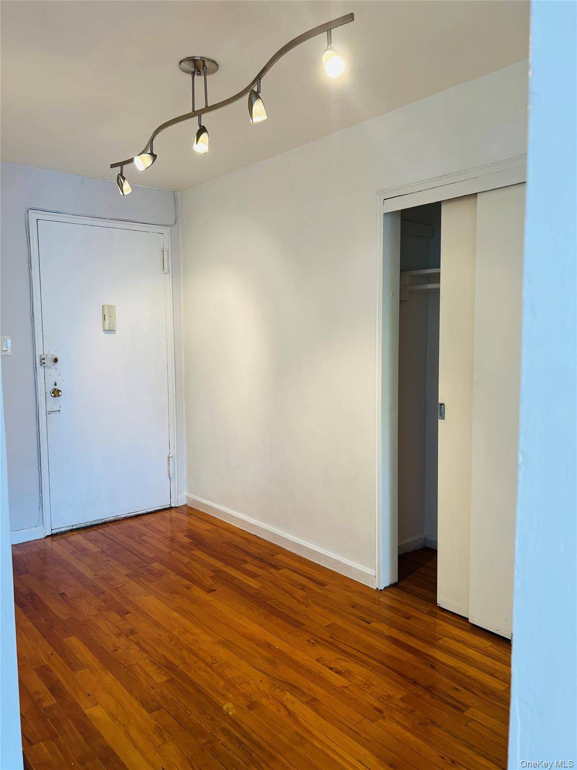99-10 60th AVE #5-F, Corona, NY 11368