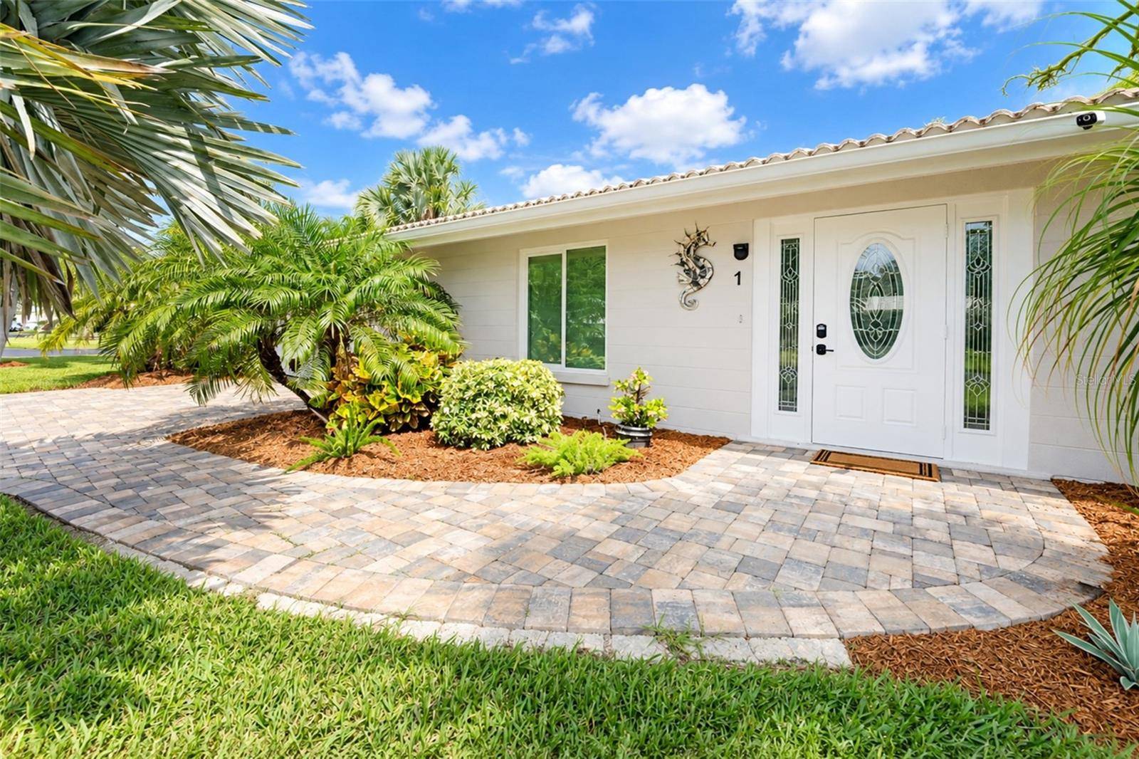 1 OAKWOOD DR N #1, Englewood, FL 34223