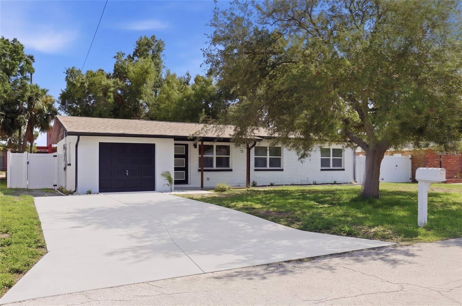 4420 W BAY COURT AVE, Tampa, FL 33611