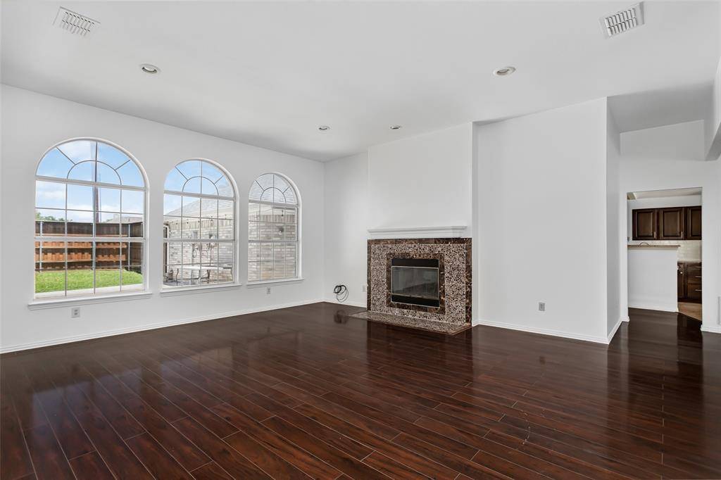 6610 Falcon Street, Rowlett, TX 75089