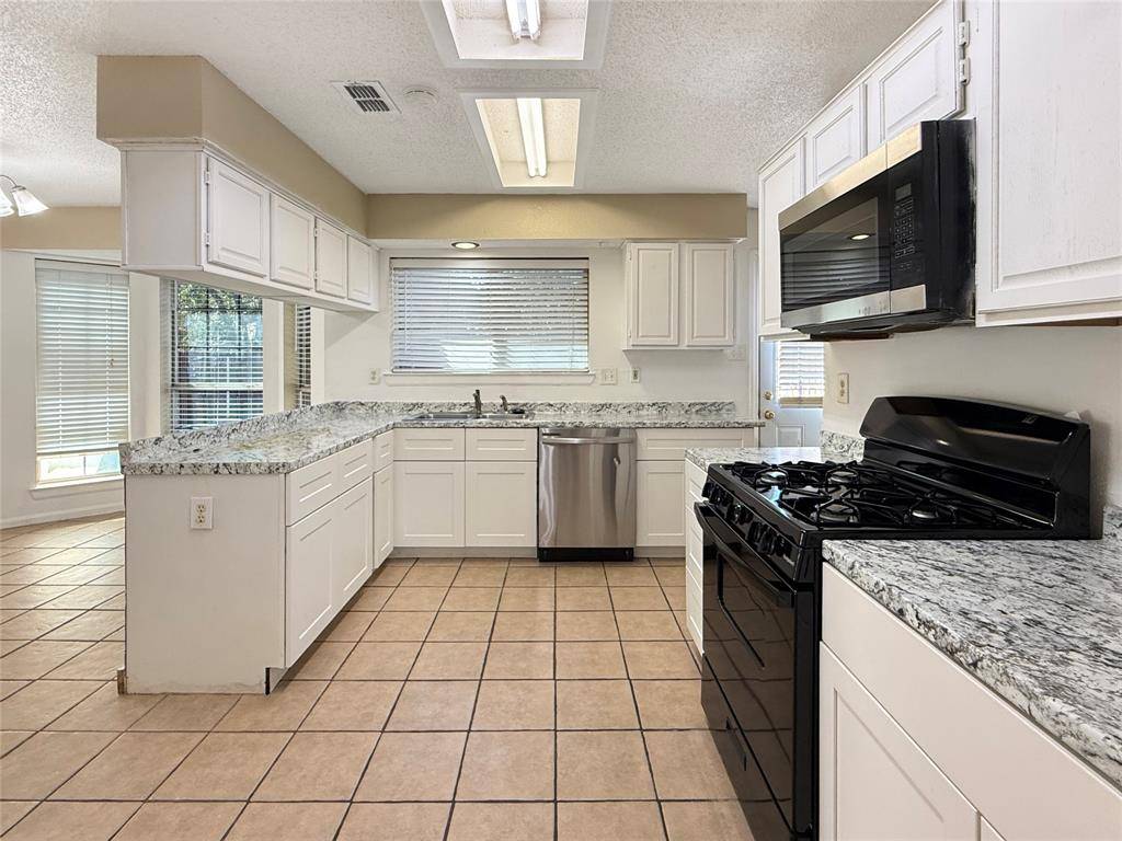 4219 Tanner Way, Grand Prairie, TX 75052