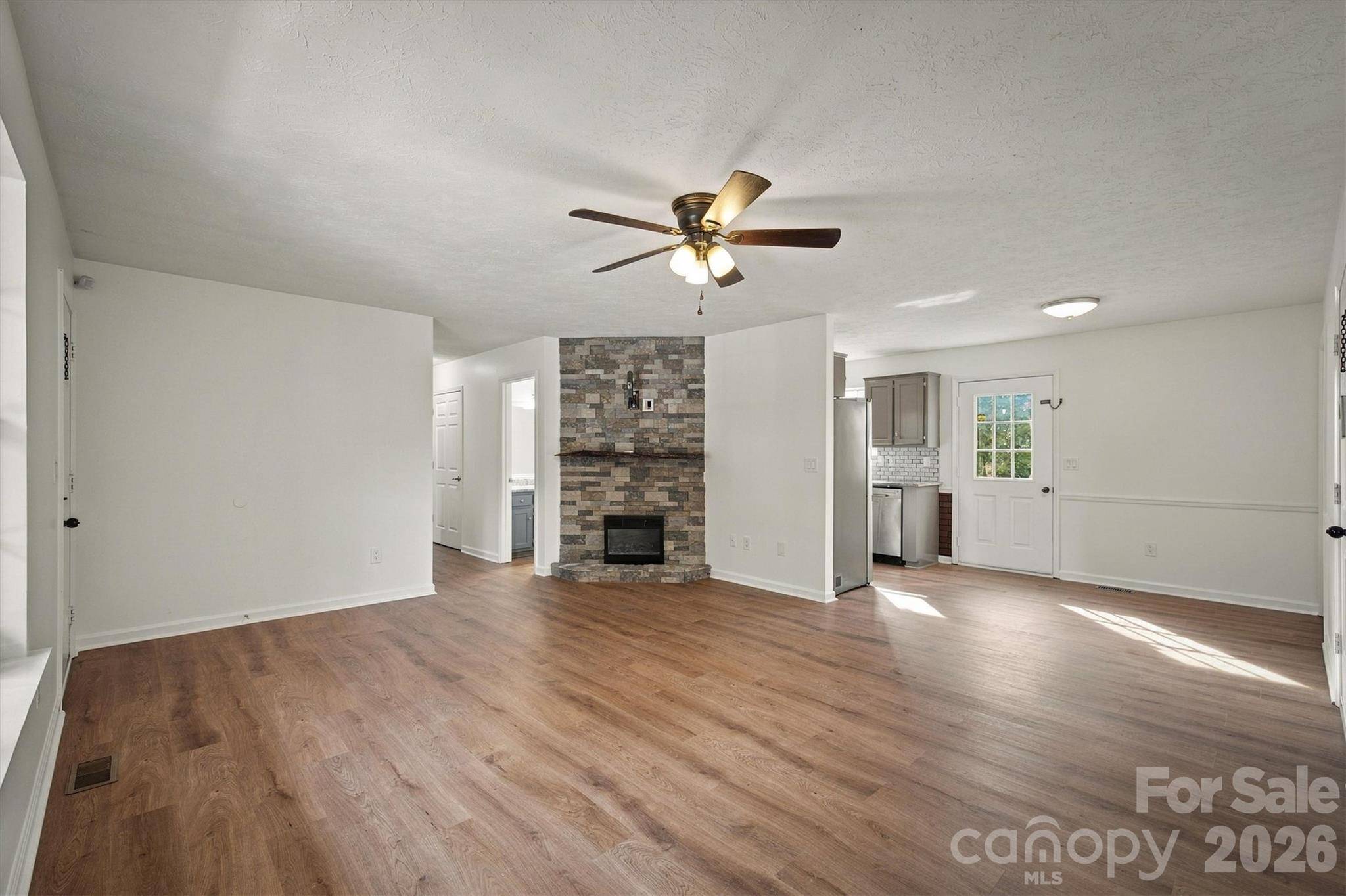 37 Laurel ST, Granite Falls, NC 28630