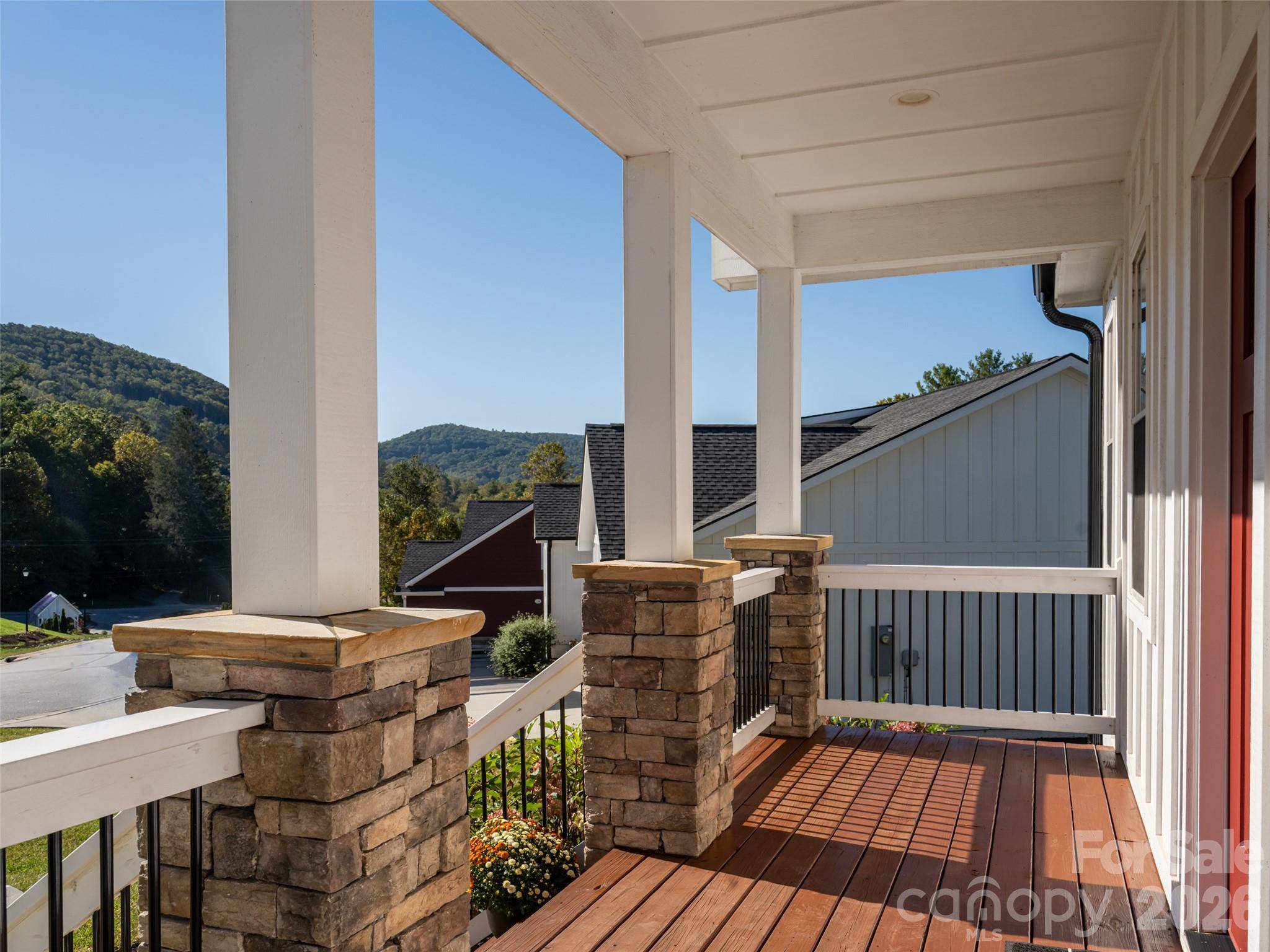 103 Hayes Ridge LN, Mills River, NC 28759