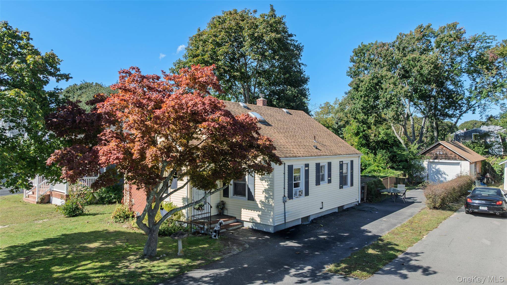 373 Oak ST, Patchogue, NY 11772
