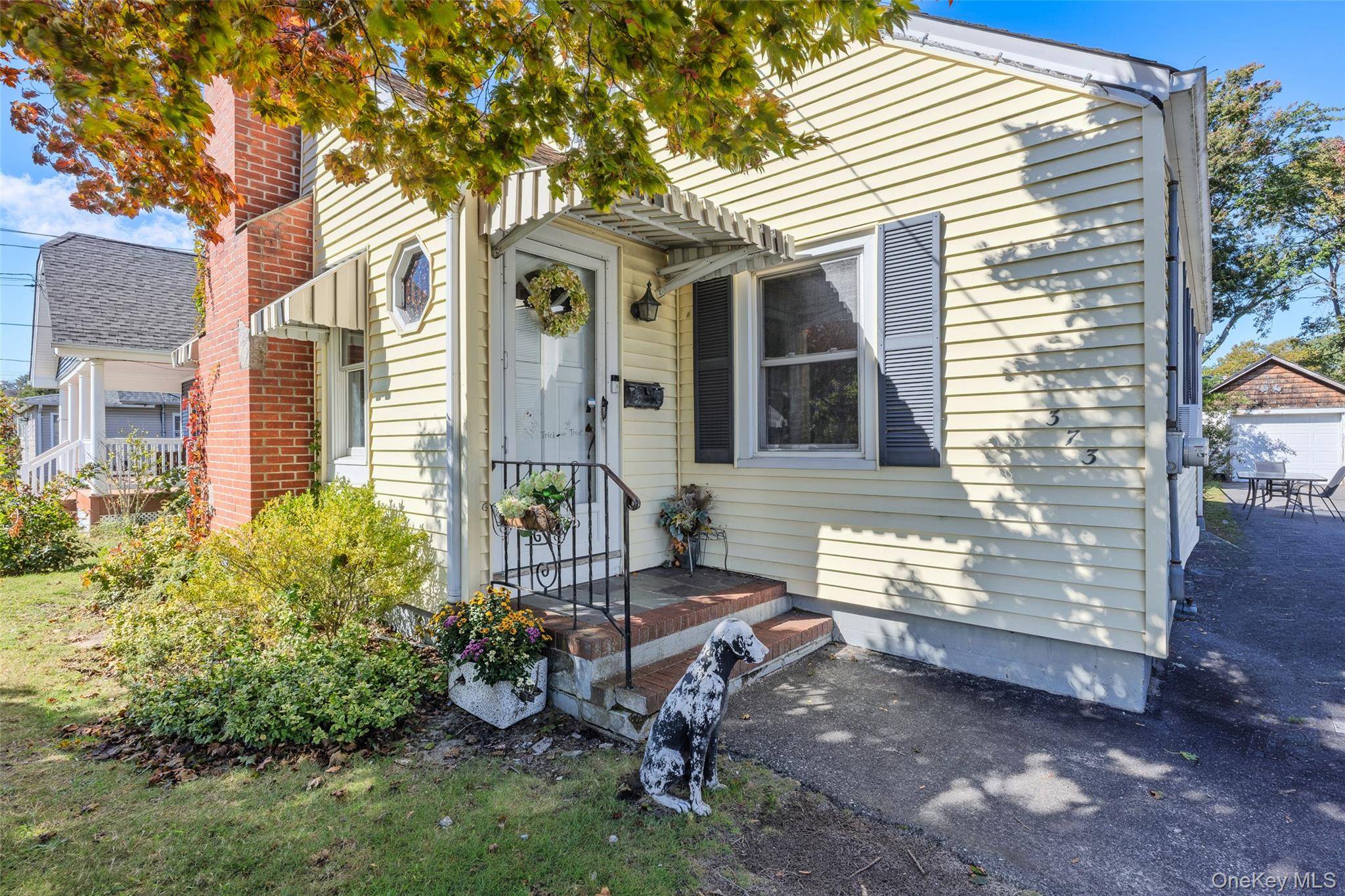 373 Oak ST, Patchogue, NY 11772