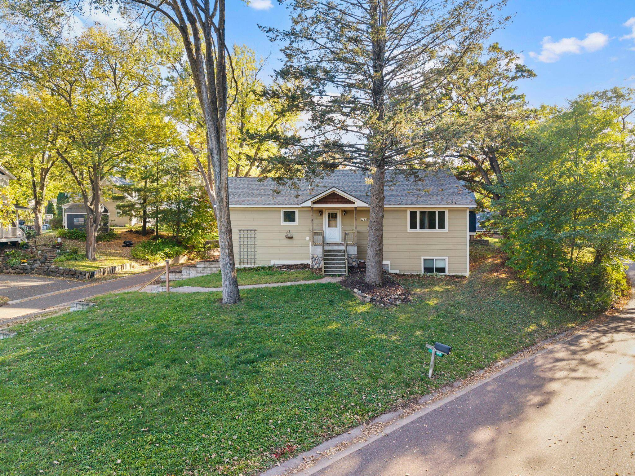 1158 Summit AVE, Mahtomedi, MN 55115
