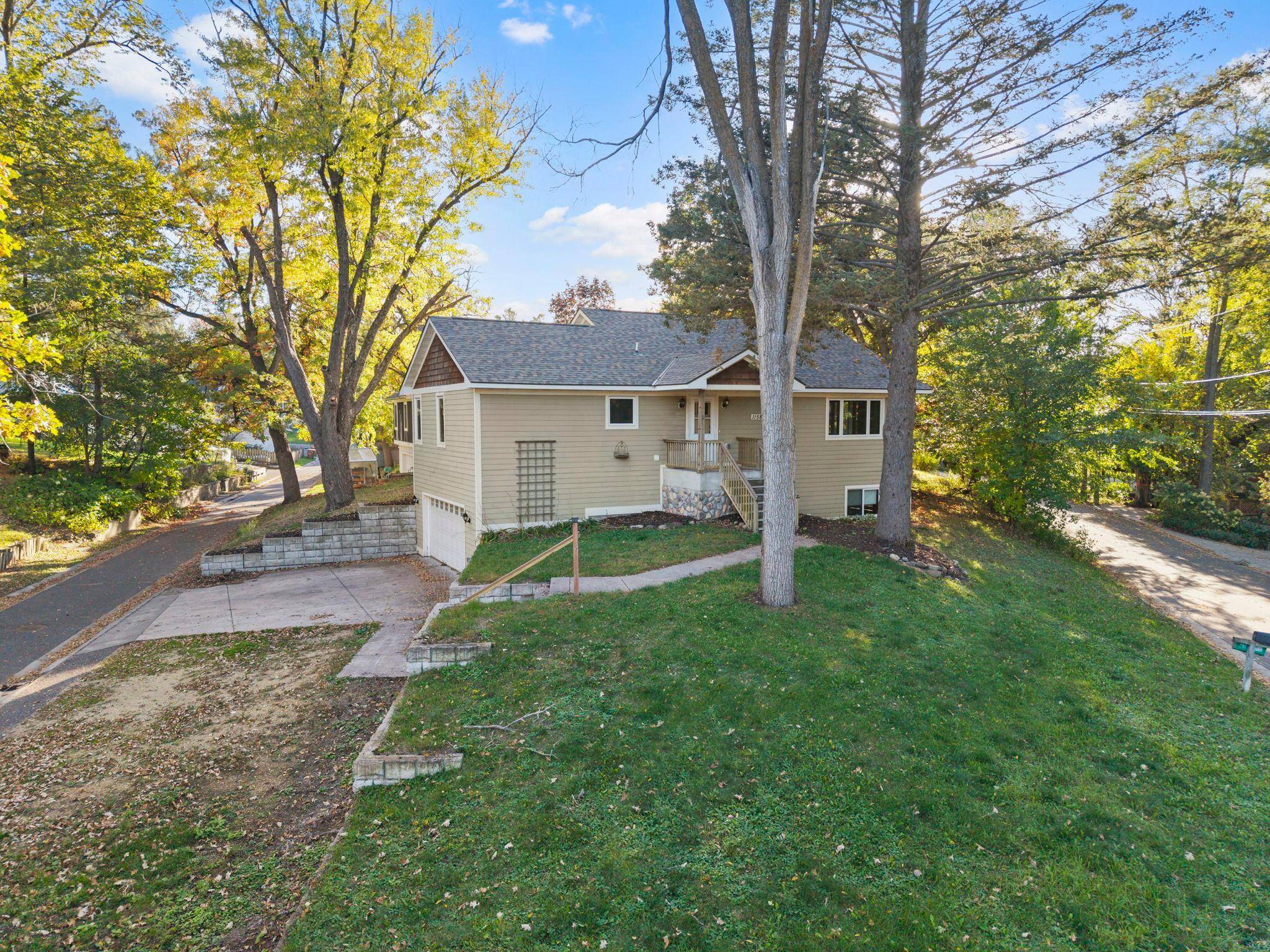 1158 Summit AVE, Mahtomedi, MN 55115