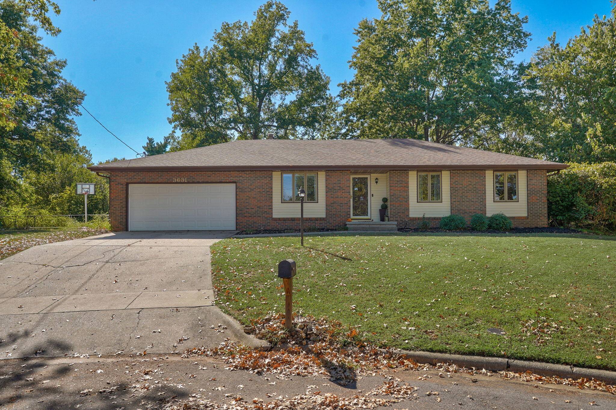 3631 N Aspen CIR, Springfield, MO 65803