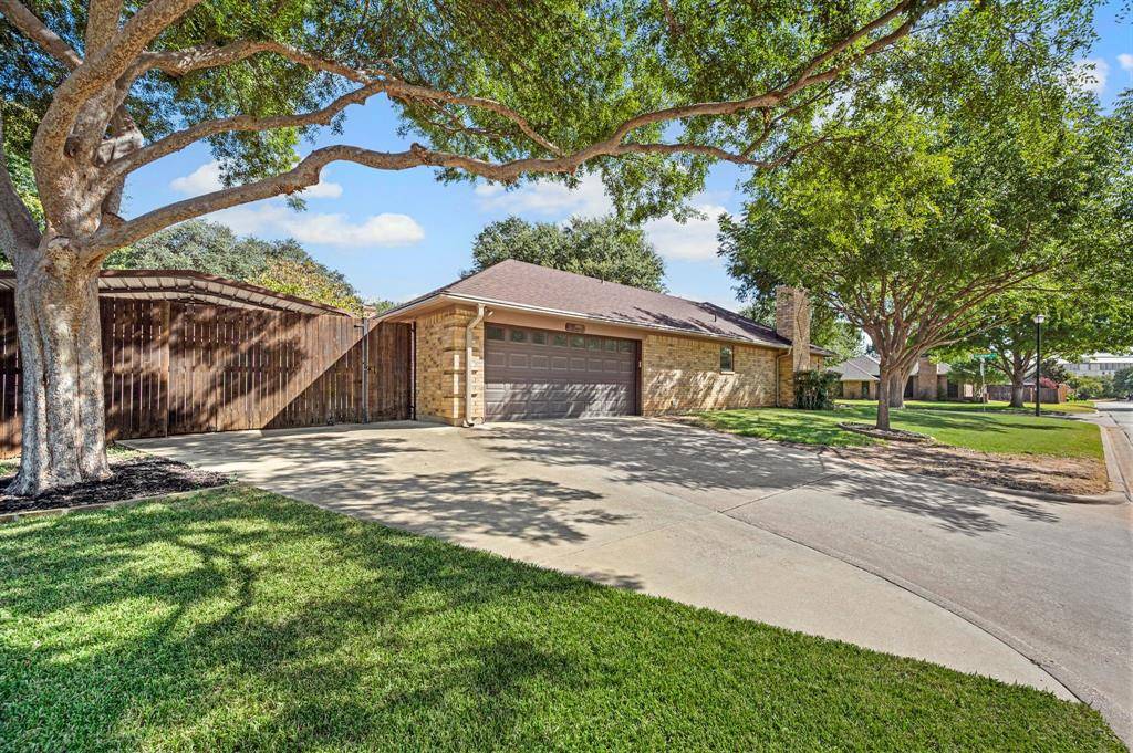 1401 Sandpiper Street, Grapevine, TX 76051