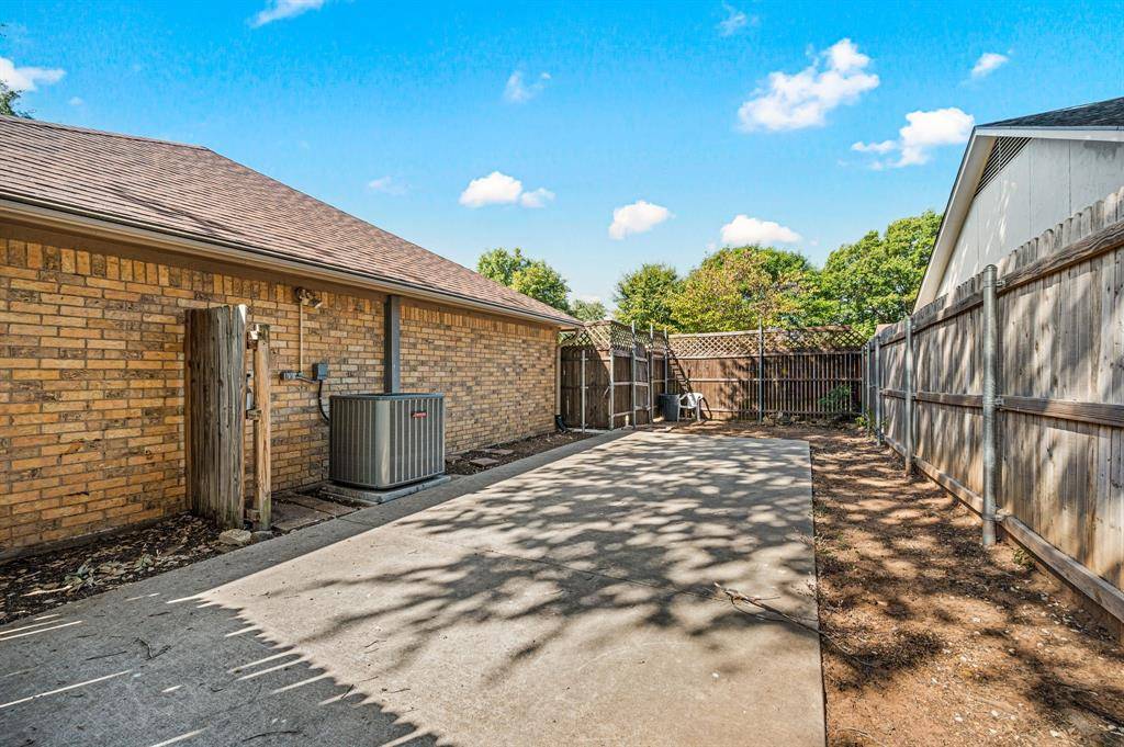 1401 Sandpiper Street, Grapevine, TX 76051