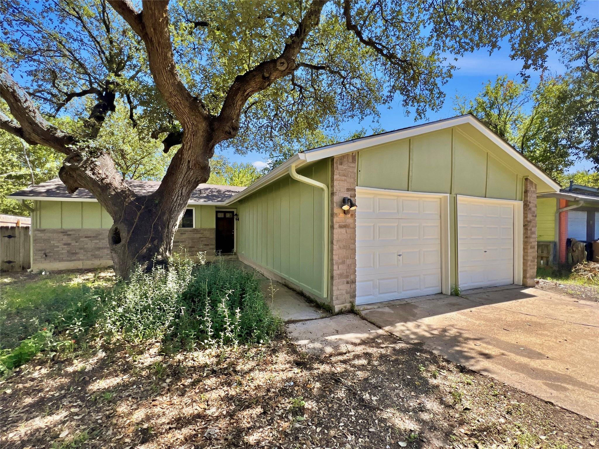 5201 Hedgewood DR, Austin, TX 78745
