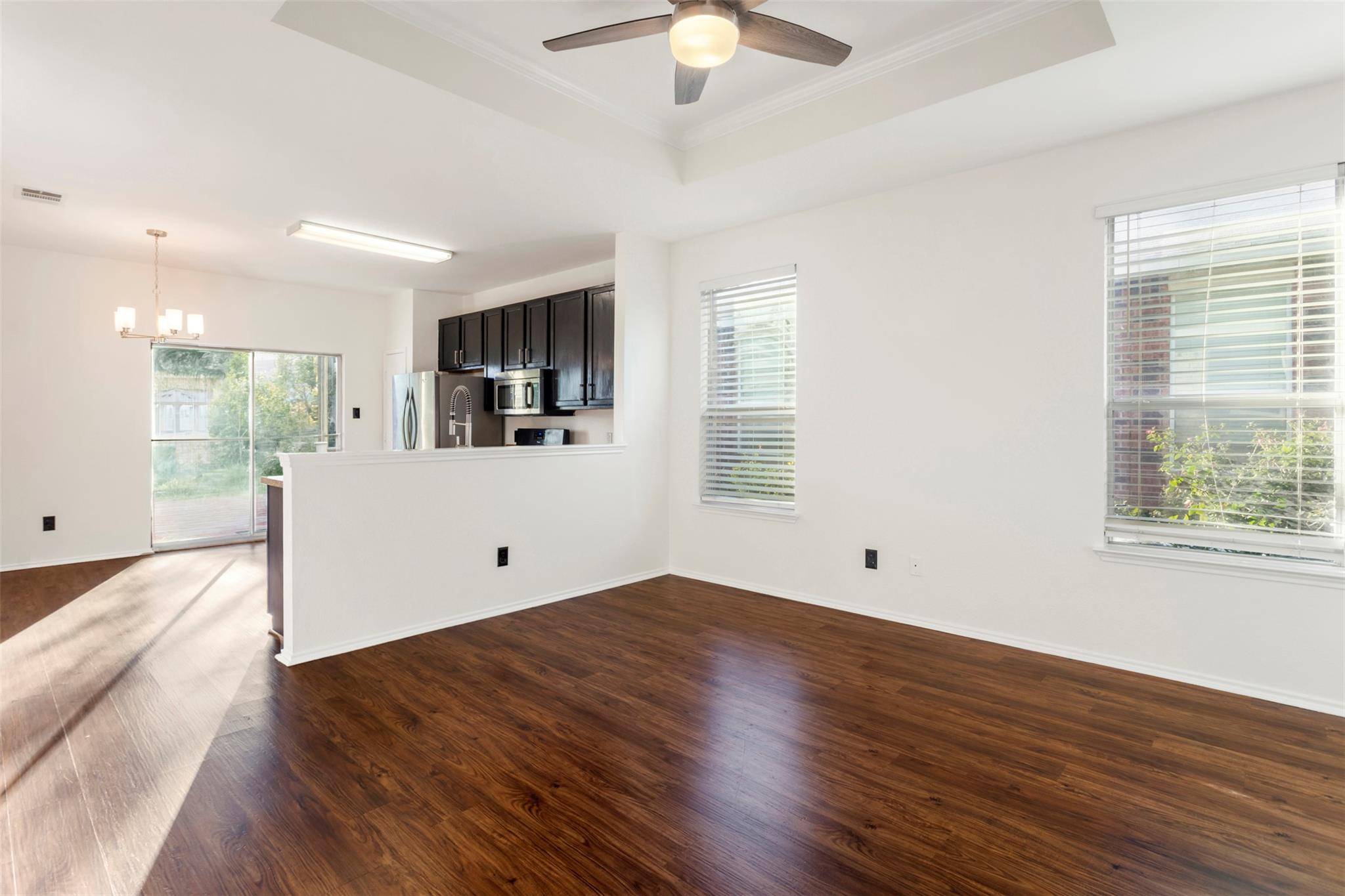 155 Dandy DR, Buda, TX 78610