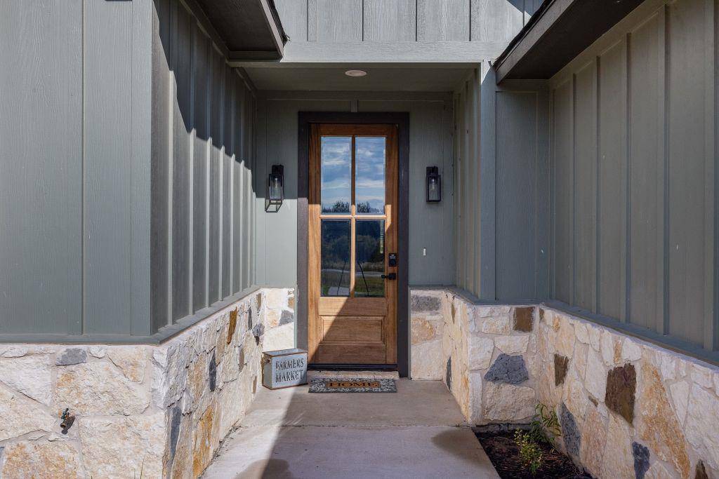 1703 COUNTY RD #217, Giddings, TX 78942