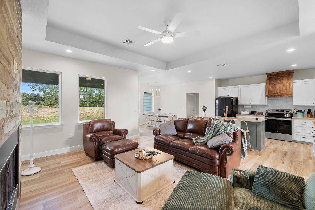1703 COUNTY RD #217, Giddings, TX 78942