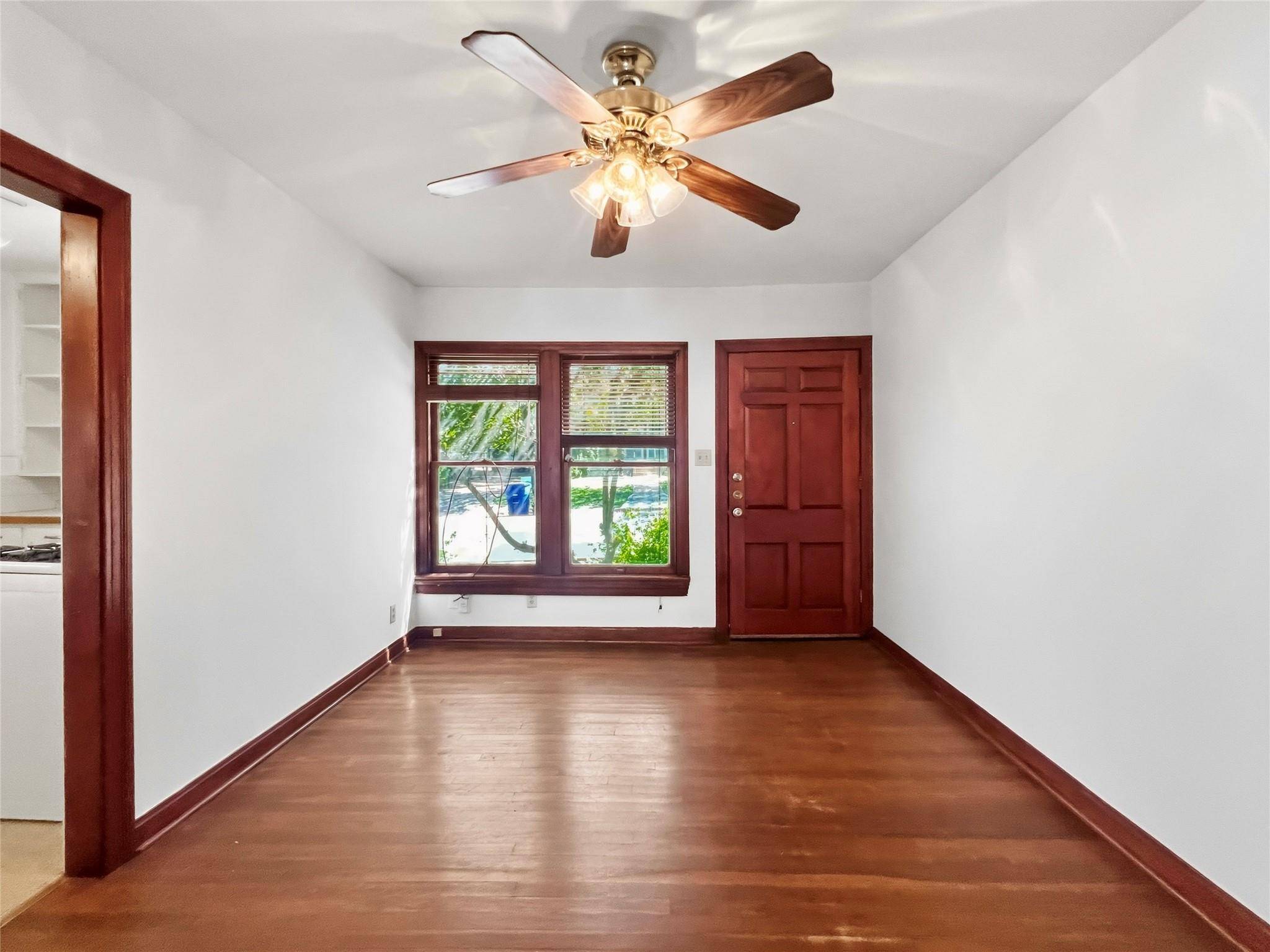 1402 Hillside Ave, Austin, TX 78704