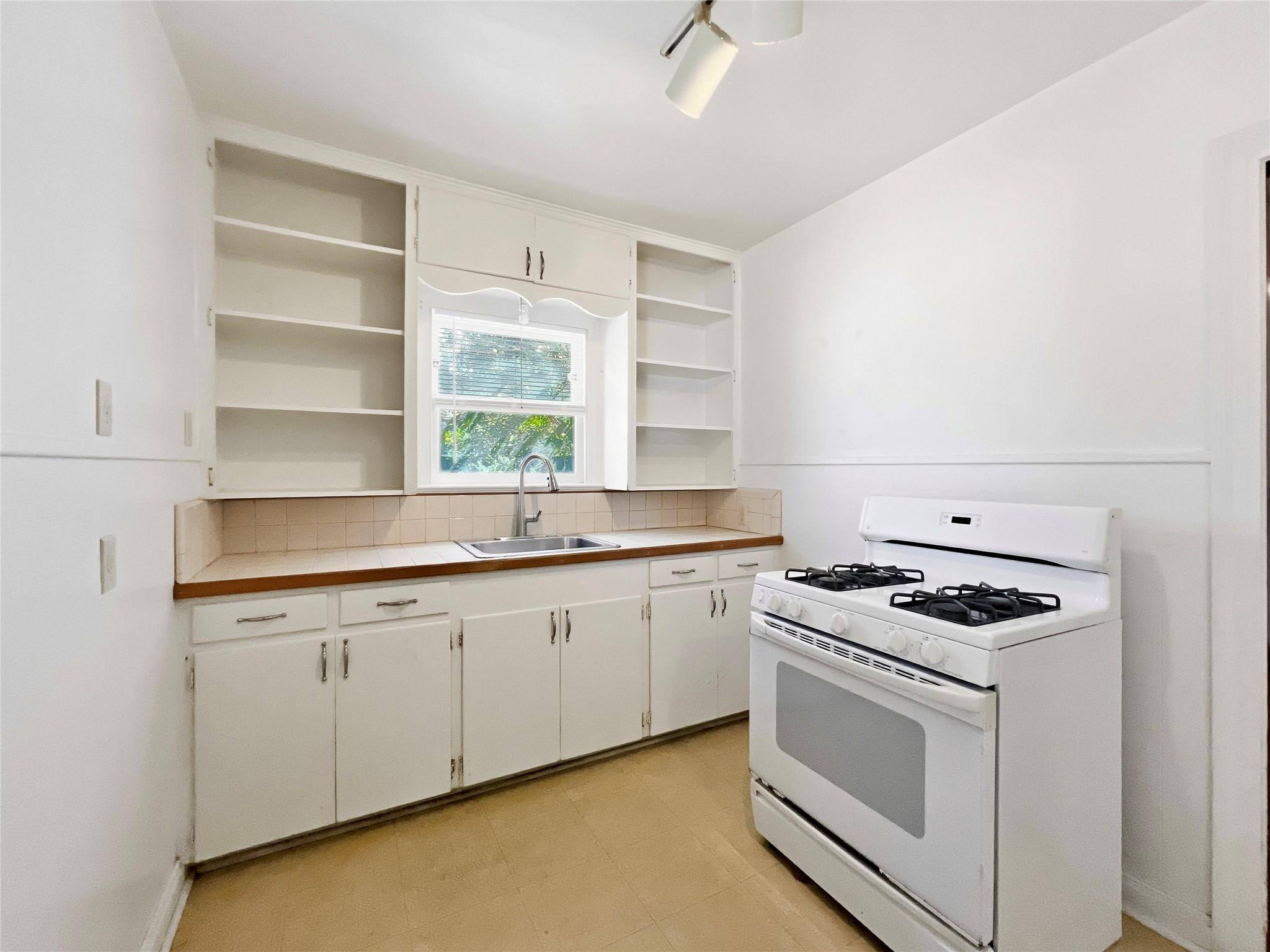 1402 Hillside Ave, Austin, TX 78704
