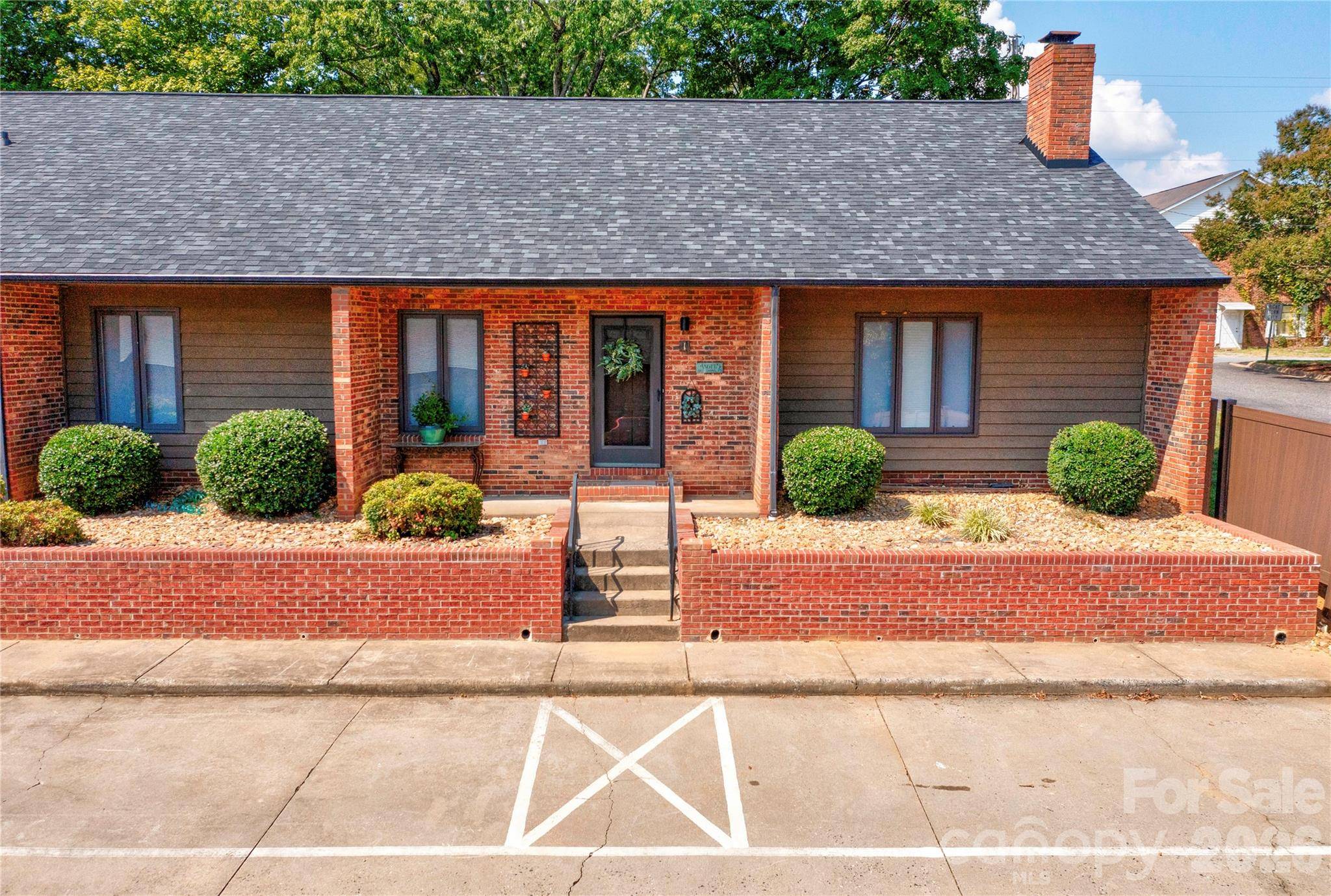 301 Pinkney ST #1, Shelby, NC 28150