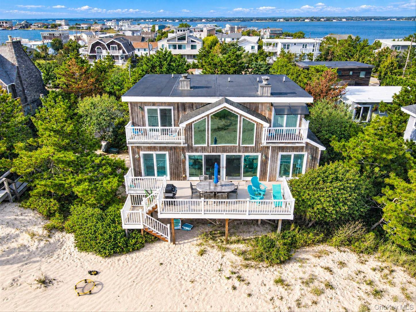 431 Dune RD, Westhampton Beach, NY 11978