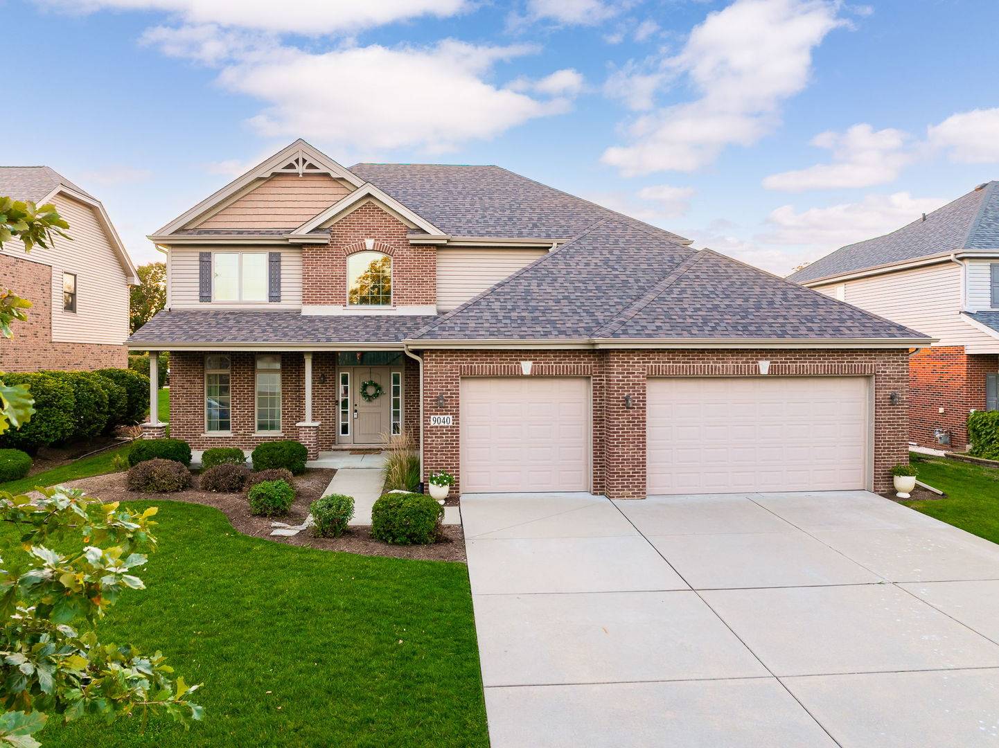 9040 Witham LN, Woodridge, IL 60517