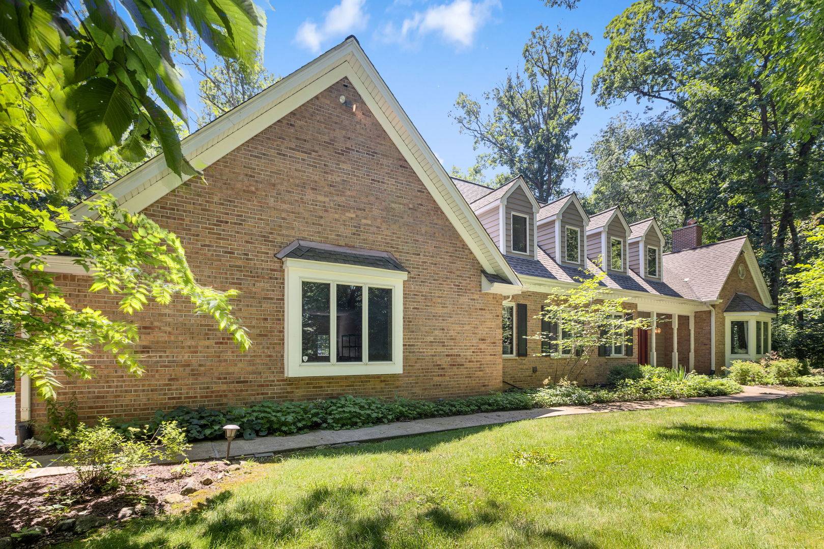 37W305 Crane RD, St. Charles, IL 60175