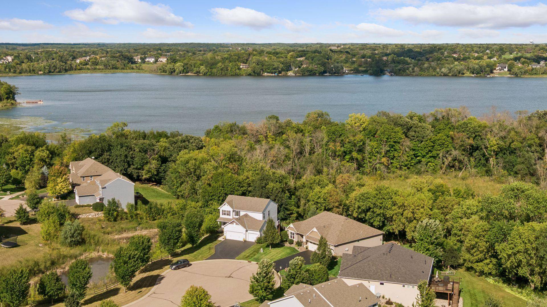 2225 Lake CIR, Victoria, MN 55386