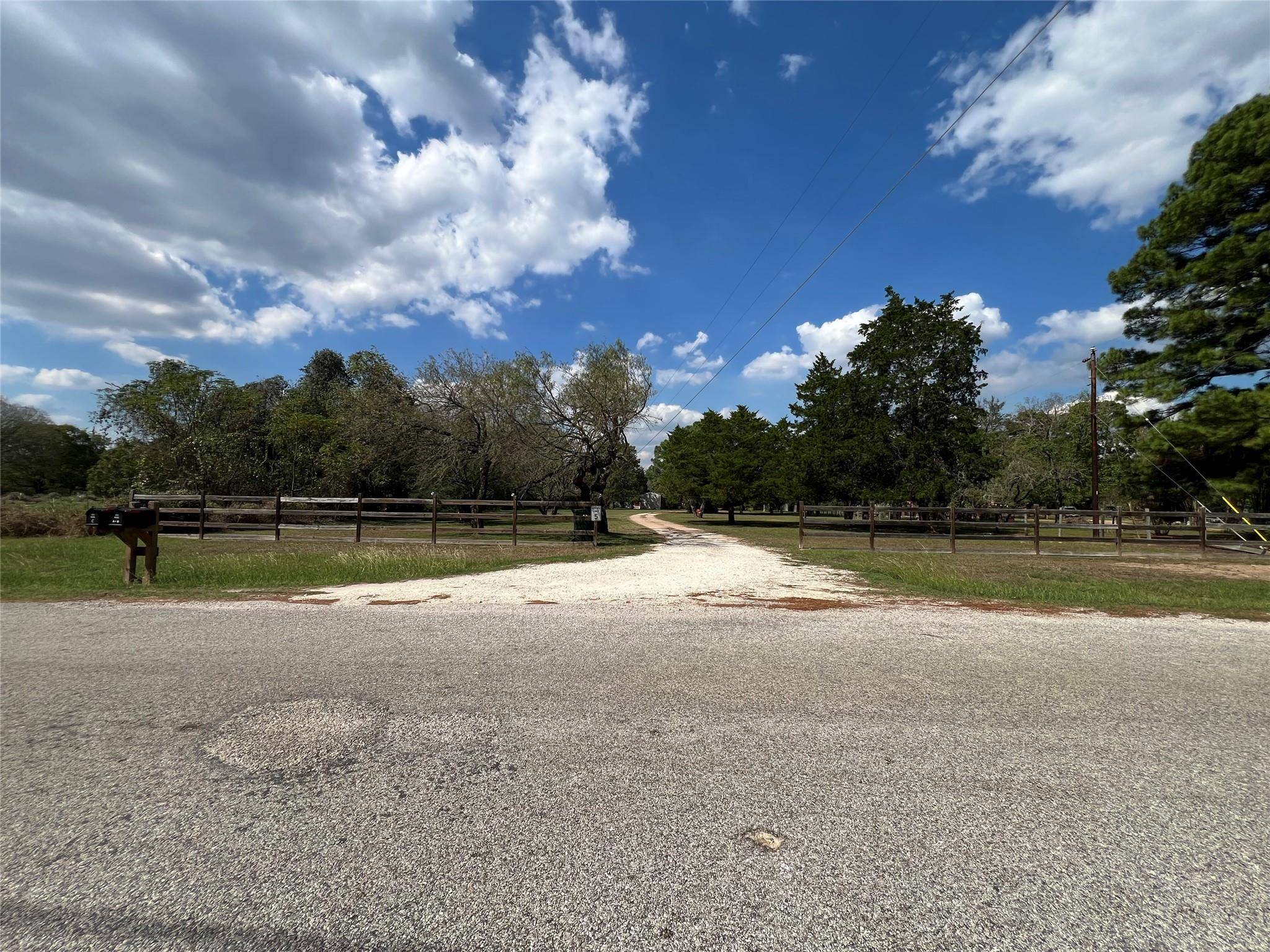 361 Laura LN, Bastrop, TX 78602