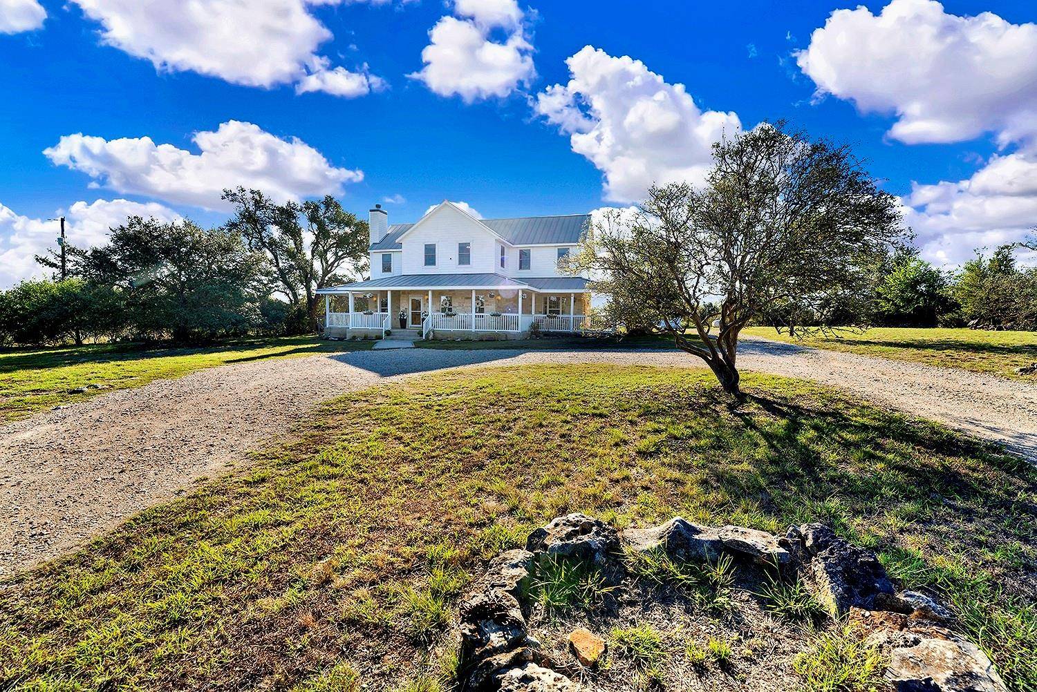 1061 Cascade TRL, San Marcos, TX 78666