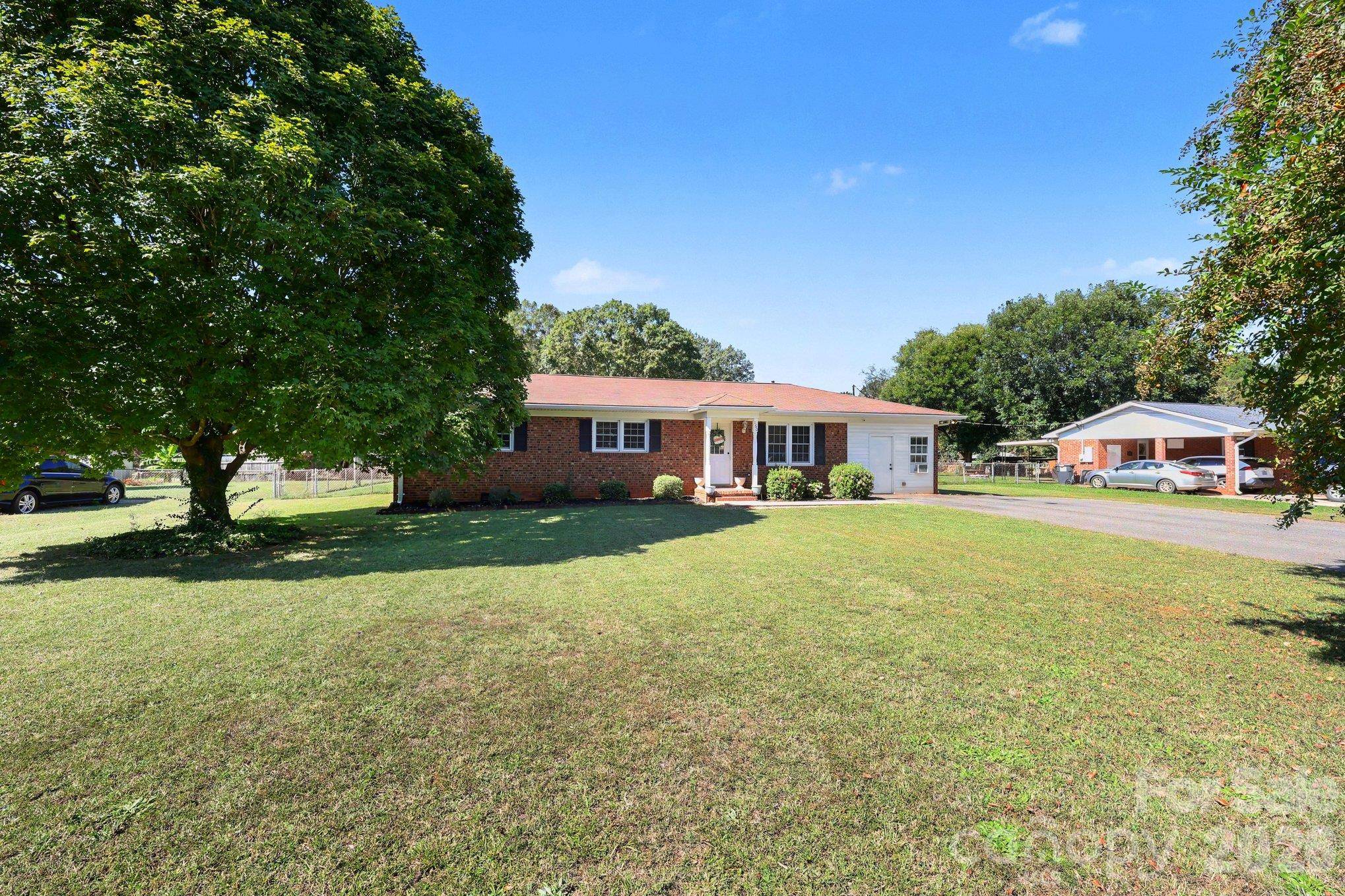 160 E Chamblee DR, Salisbury, NC 28147