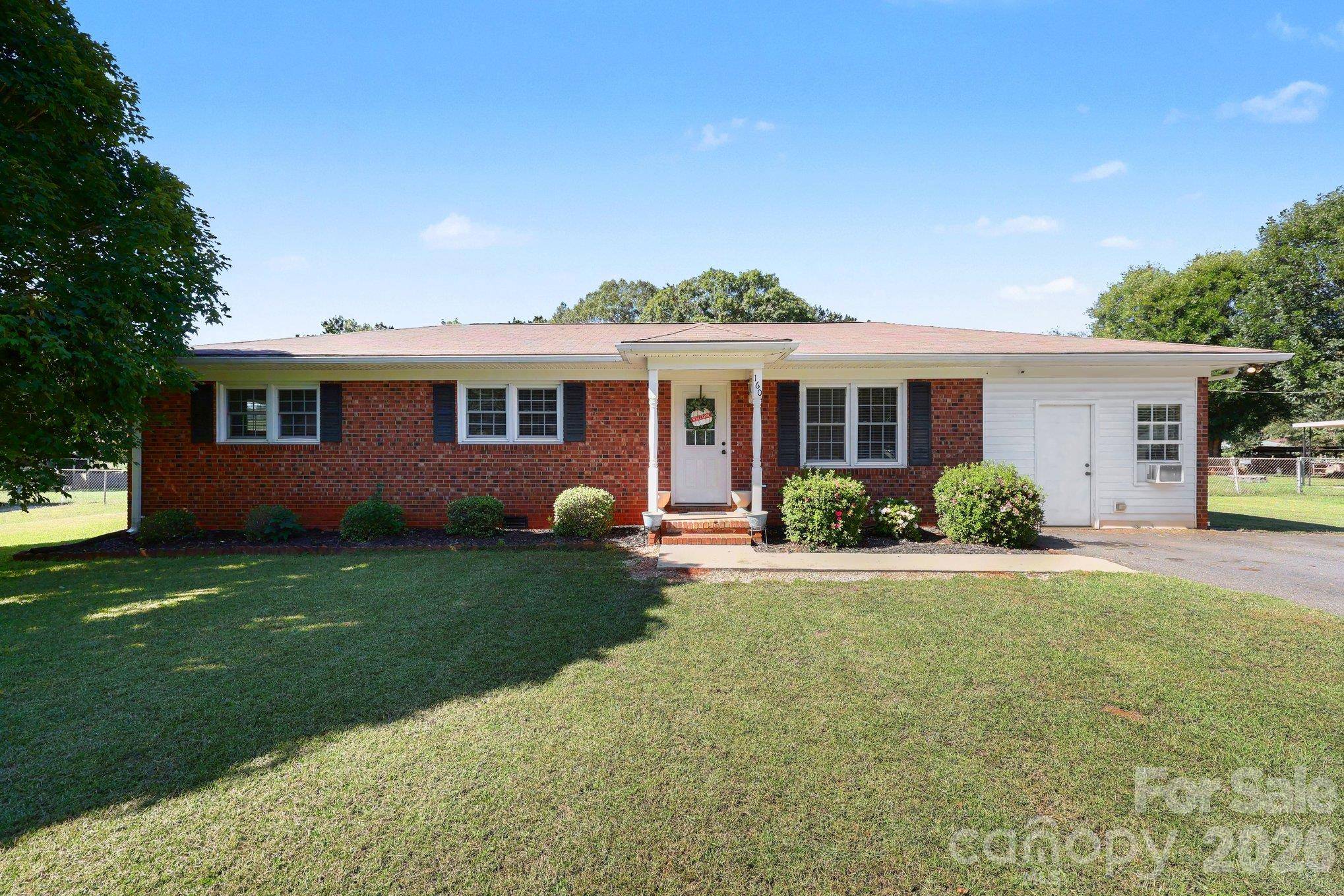 160 E Chamblee DR, Salisbury, NC 28147