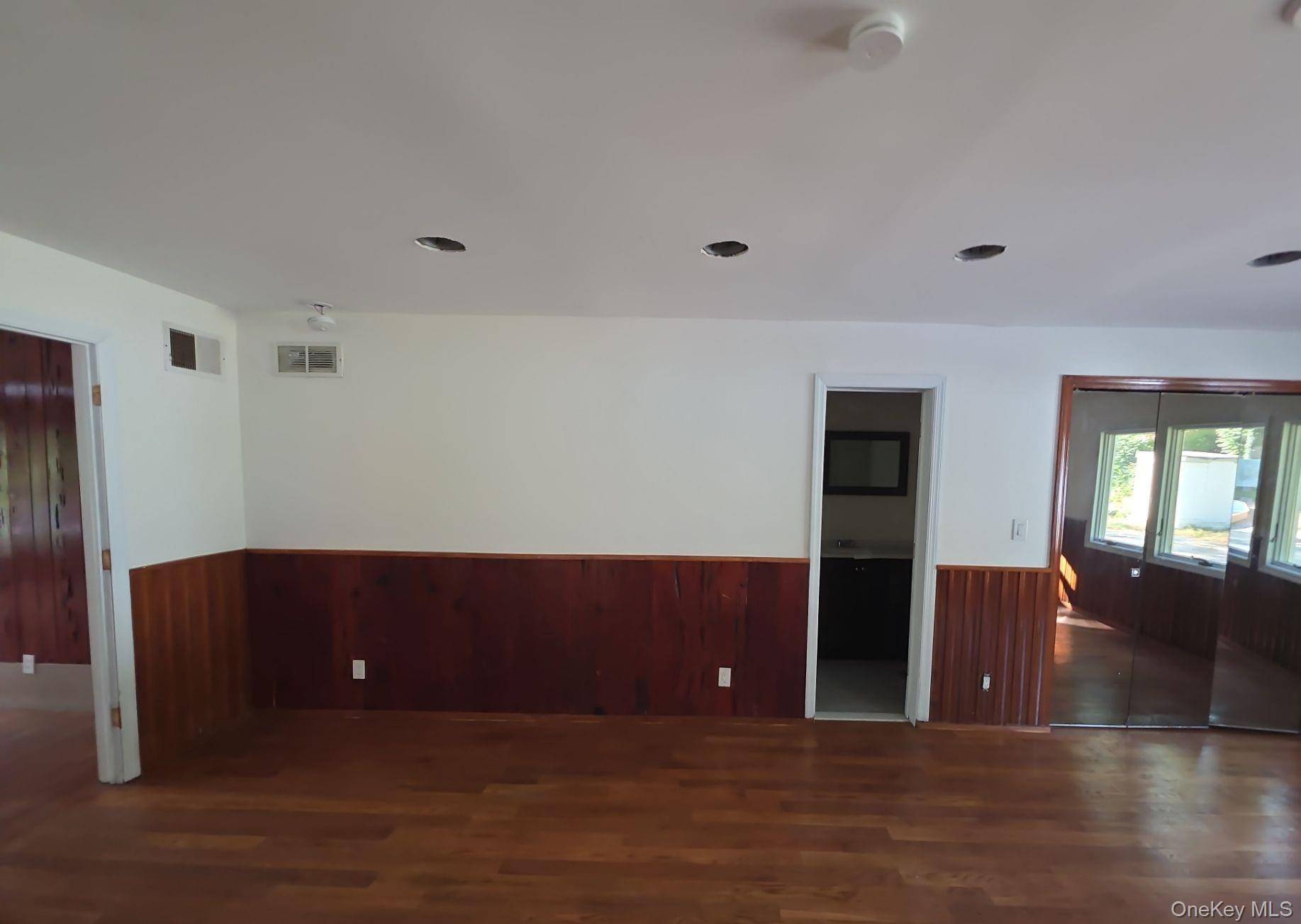 549 Woodbury RD, Cold Spring Harbor, NY 11724