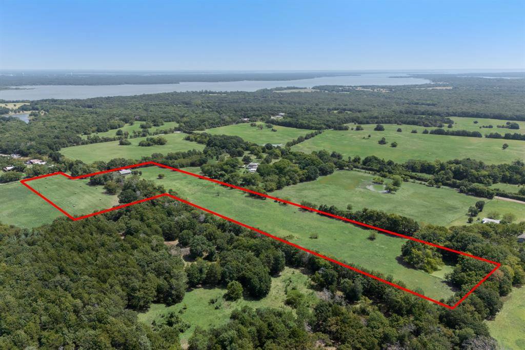 13905 Debbie Lane, Quinlan, TX 75474