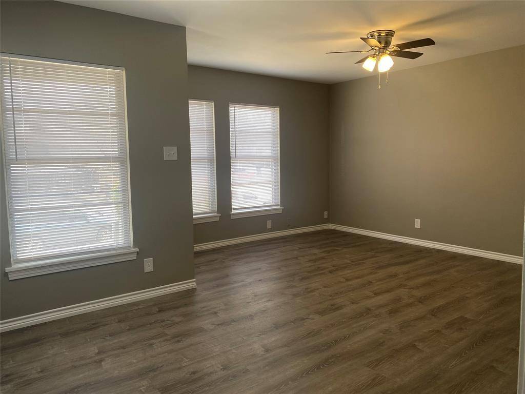 1222 S Lamar Street, Weatherford, TX 76086